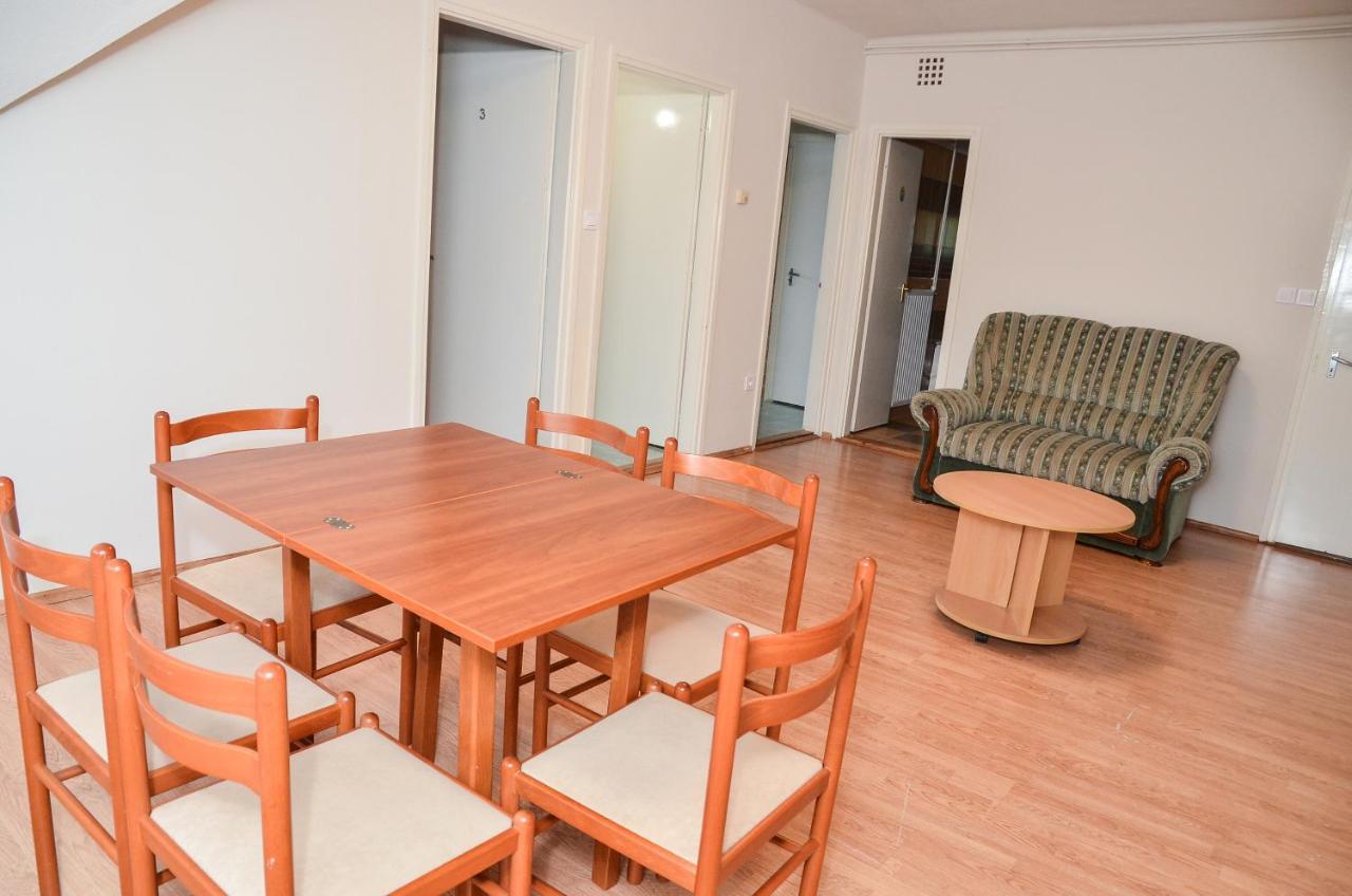 Aparthotel Gabor Aron Apartman Hajdúszoboszló Exterior foto