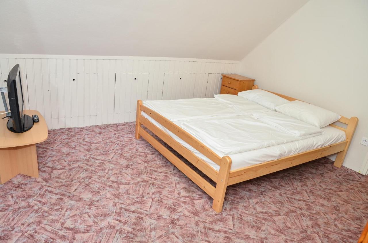 Aparthotel Gabor Aron Apartman Hajdúszoboszló Exterior foto