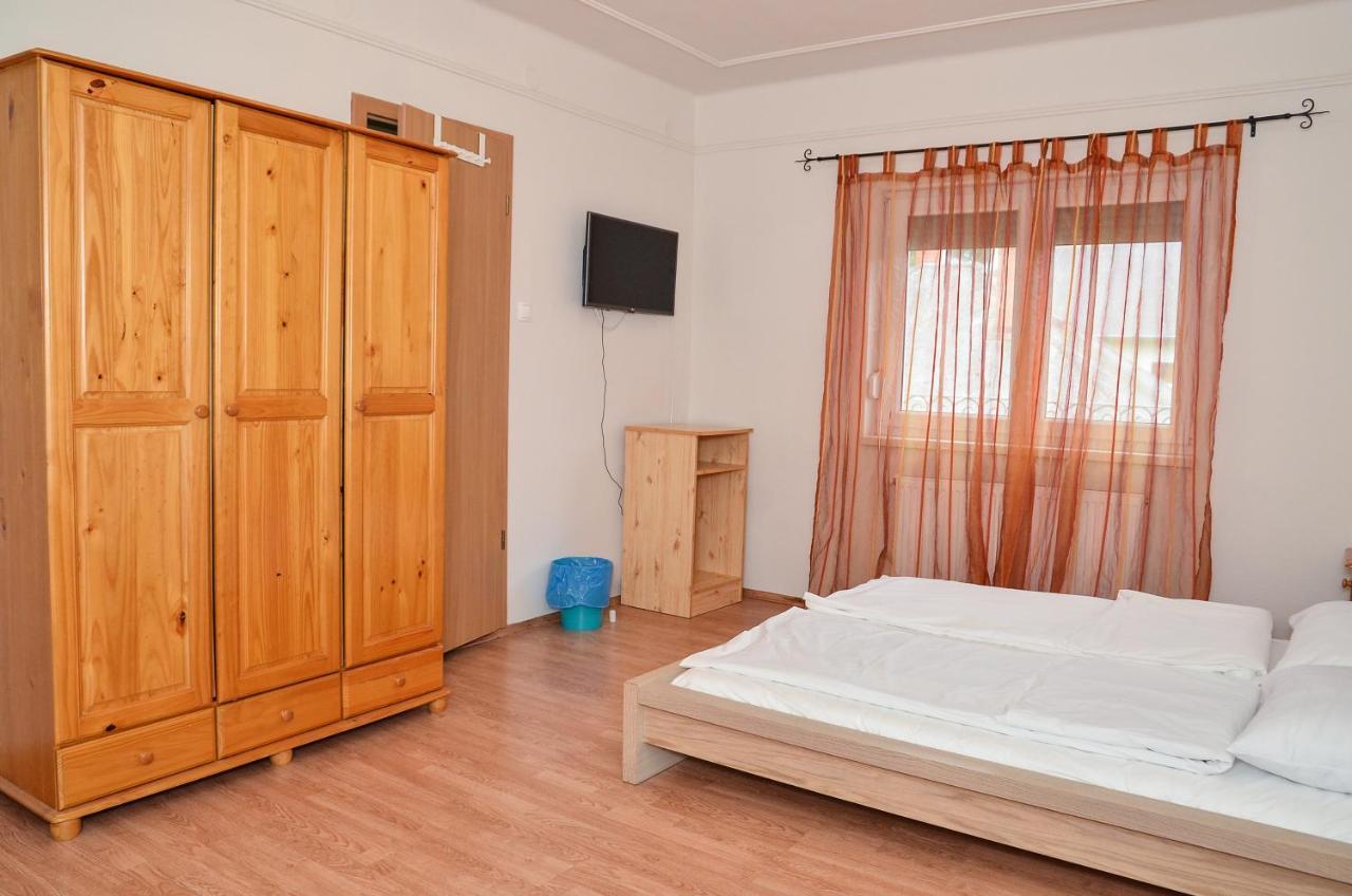 Aparthotel Gabor Aron Apartman Hajdúszoboszló Exterior foto