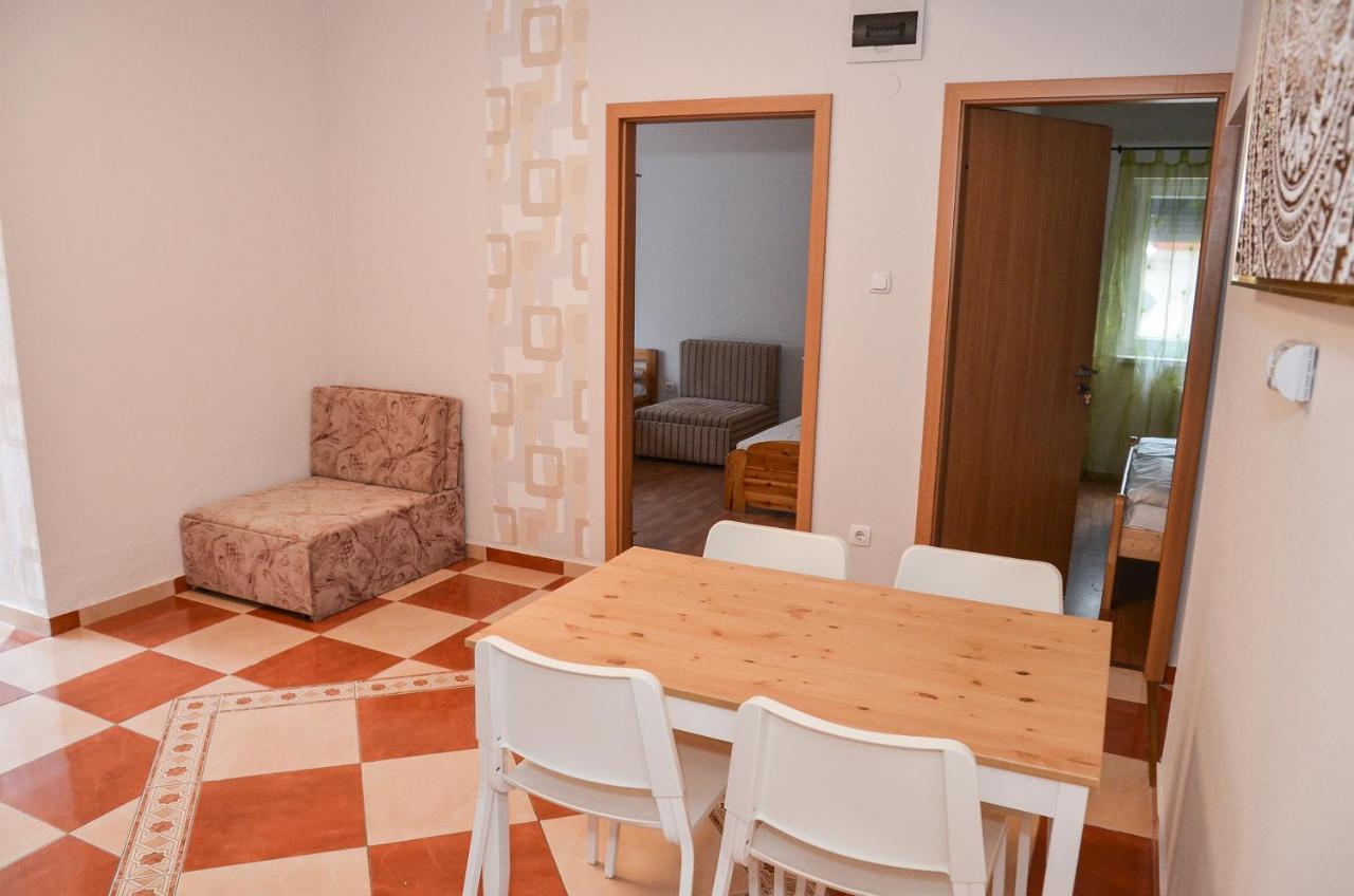 Aparthotel Gabor Aron Apartman Hajdúszoboszló Exterior foto