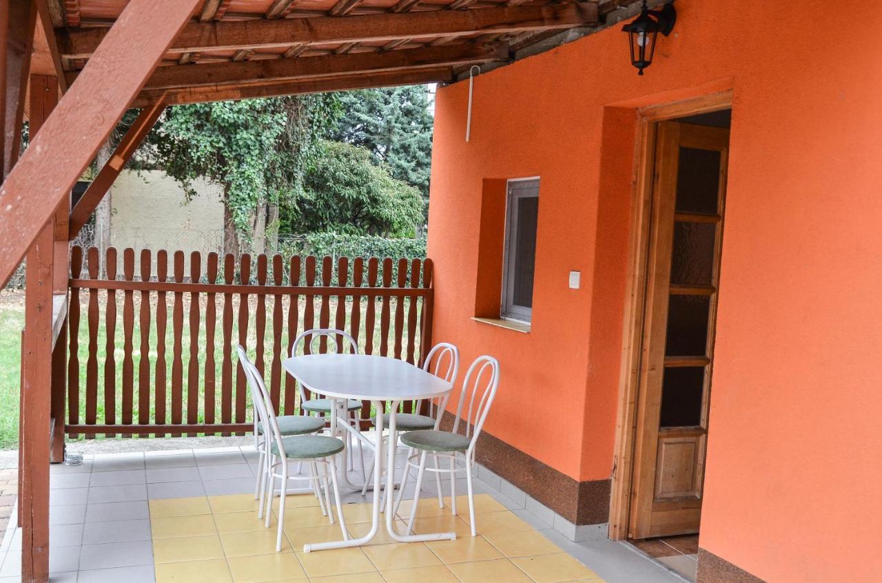 Aparthotel Gabor Aron Apartman Hajdúszoboszló Exterior foto