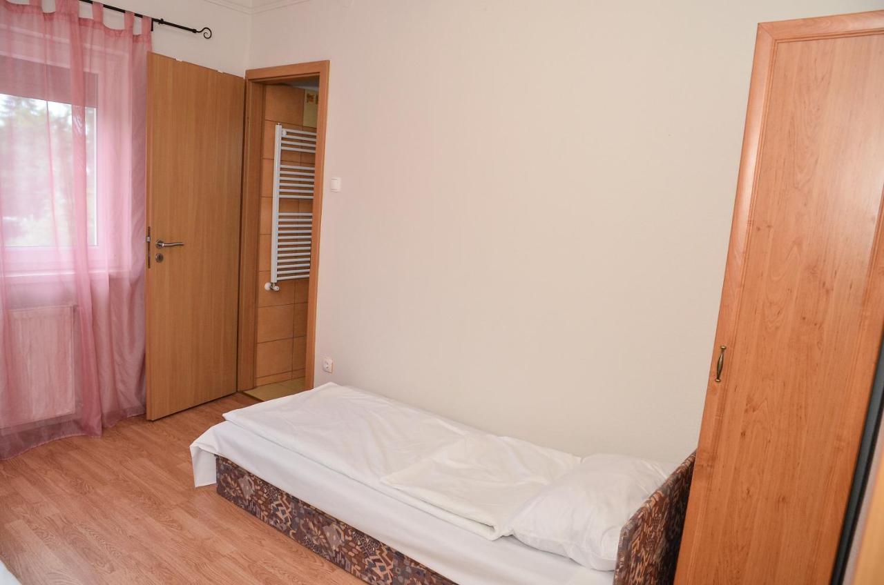 Aparthotel Gabor Aron Apartman Hajdúszoboszló Exterior foto