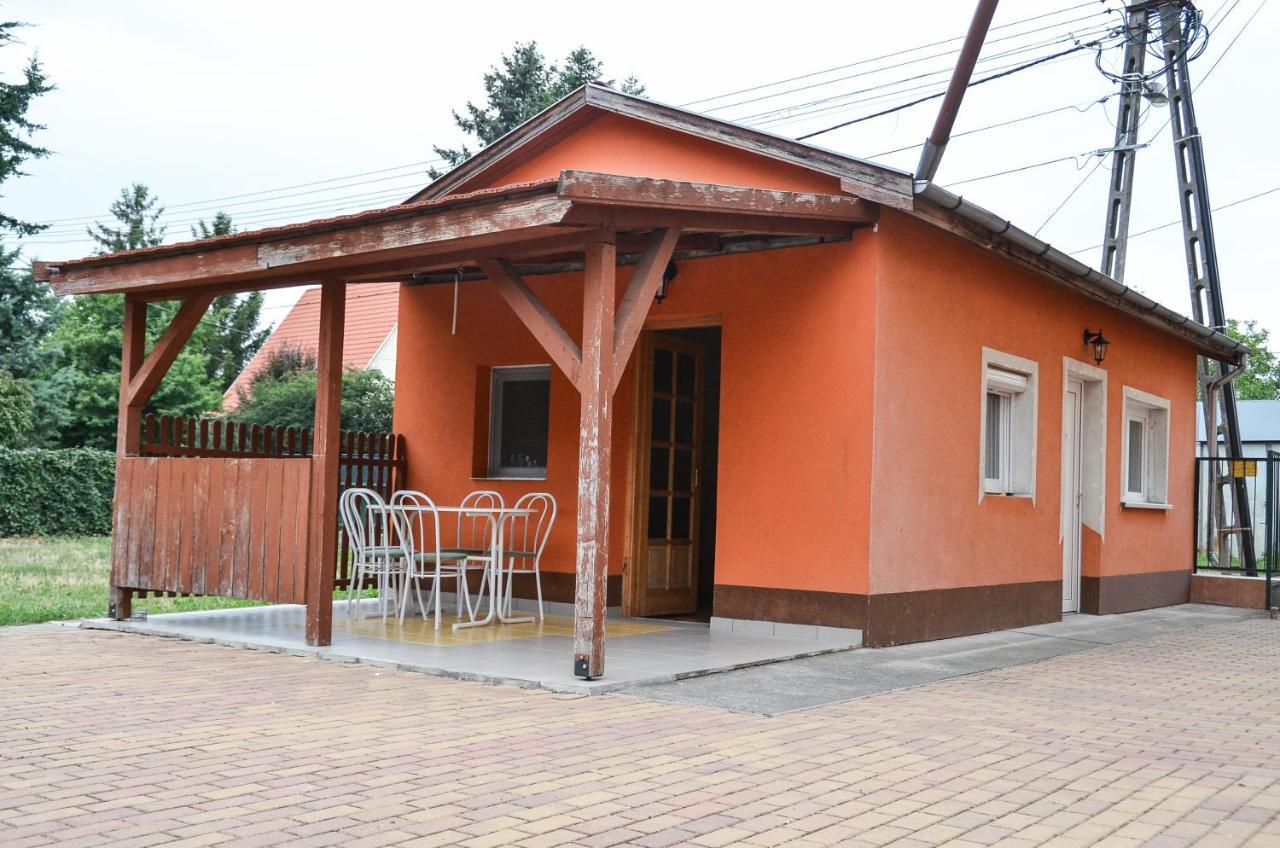 Aparthotel Gabor Aron Apartman Hajdúszoboszló Exterior foto