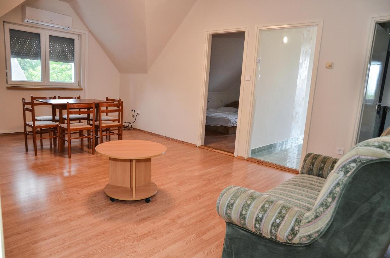 Aparthotel Gabor Aron Apartman Hajdúszoboszló Exterior foto