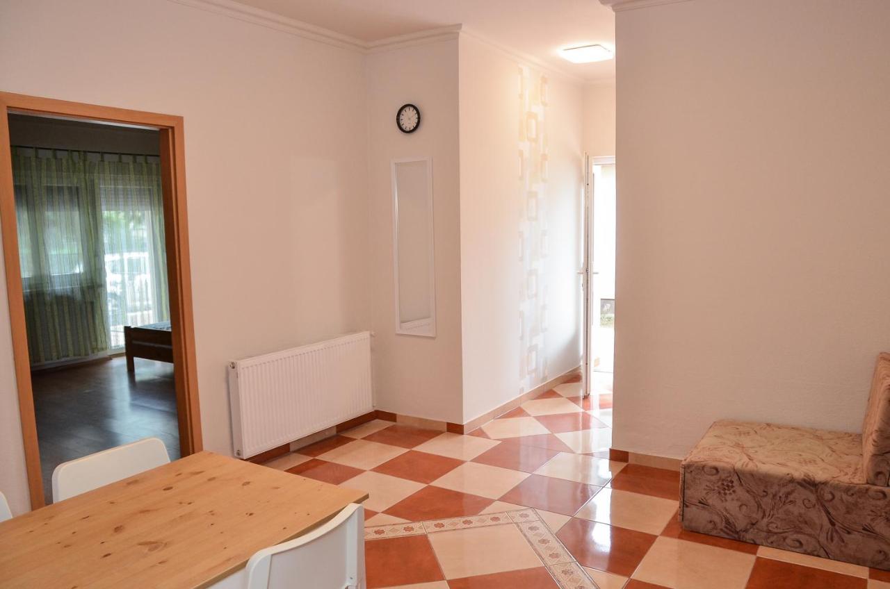 Aparthotel Gabor Aron Apartman Hajdúszoboszló Exterior foto