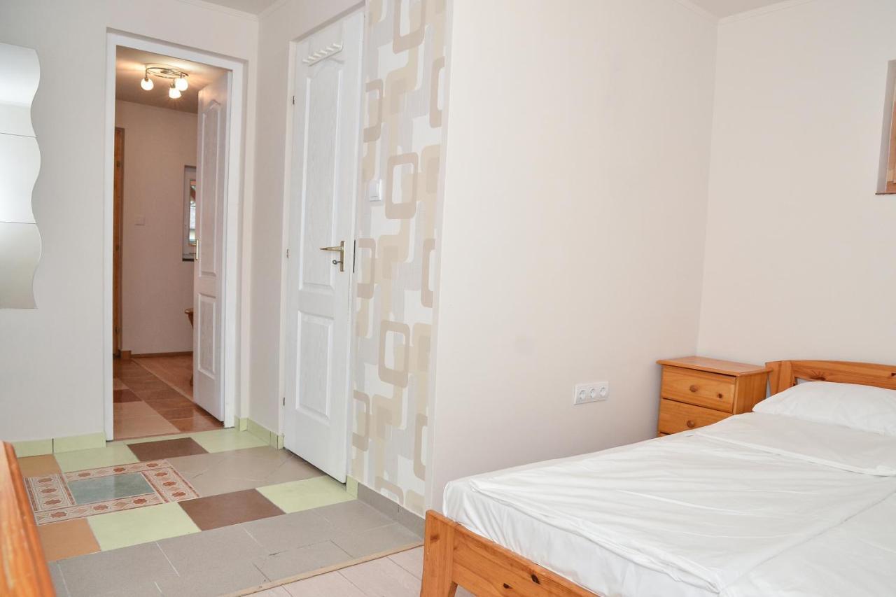 Aparthotel Gabor Aron Apartman Hajdúszoboszló Exterior foto
